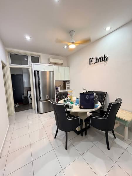 Setia Tropika Double Storey untuk Untuk Disewa - RM 3,000 /bulan, Mac 2026 - Dining Room - PropertyGuru.com.my