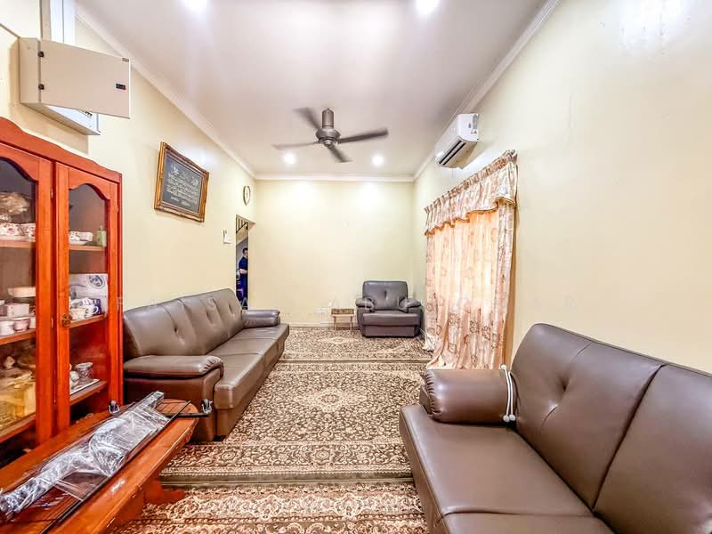 1-storey Terraced House for Sale in Selayang (Selangor) - Faisal Abu Omar - Living Room - PropertyGuru.com.my