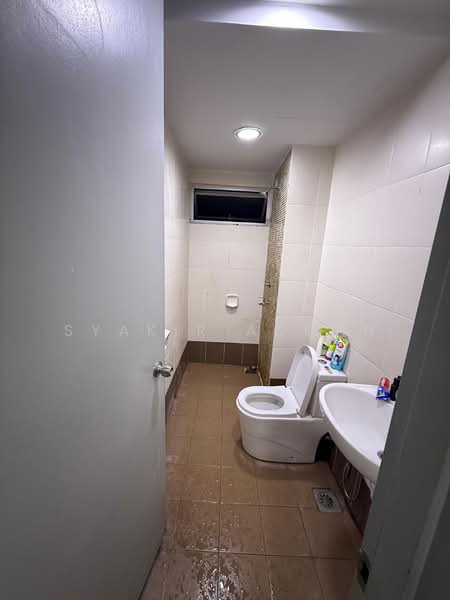 Suasana Lumayan untuk Untuk Disewa - RM 2,000 /bulan, Mac 2026 - Bathroom - PropertyGuru.com.my