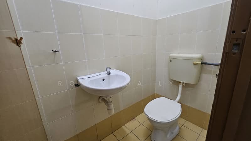 Terraced House for Sale in Port Dickson (Negeri Sembilan) - Roslinda Lyn - Bathroom - PropertyGuru.com.my