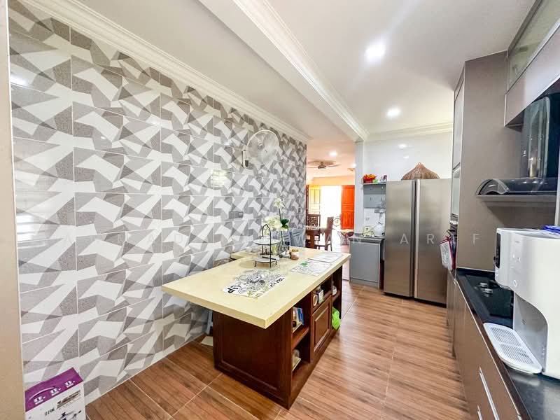 Semi-Detached House for Sale in Bandar Tasik Kesuma (Beranang) - Ahmad Ikhwan Arif - Kitchen - PropertyGuru.com.my