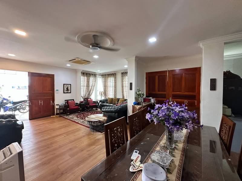 Semi-Detached House for Sale in Bandar Tasik Kesuma (Beranang) - Ahmad Ikhwan Arif - Living Room - PropertyGuru.com.my