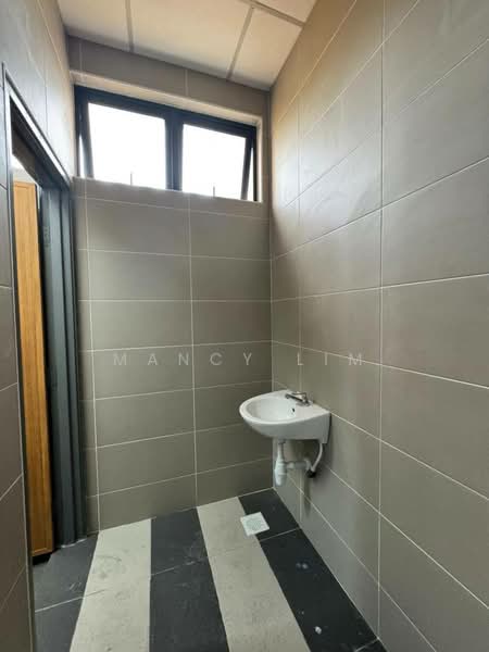 Empire Park Gelang Patah Semi Detached Medium Industrial Factory untuk Untuk Disewa - RM 20,000 /bulan, Mac 2026 - Bathroom - PropertyGuru.com.my