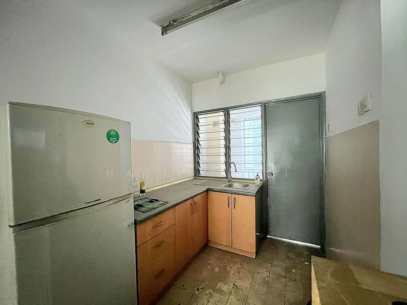 Apartment for Sale at Subang Ville Ehsan - Hafiz Tajri - Kitchen - PropertyGuru.com.my
