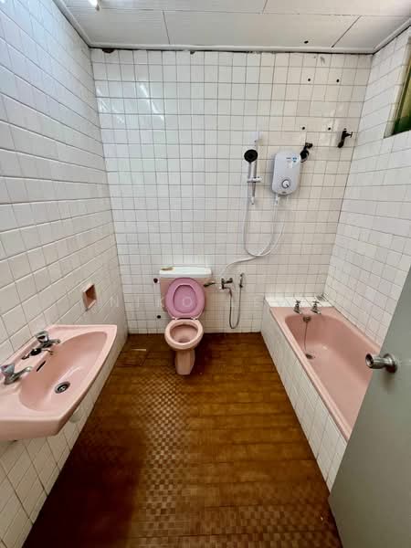 Bungalow for Rent in Taman Tasek (Johor Bahru) - Niko Lew - Bathroom - PropertyGuru.com.my