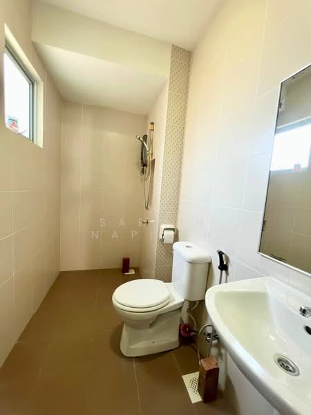 2-storey Terraced House for Sale in Taman Nusa Idaman (Iskandar Puteri (Nusajaya)) - Saedah Napisah - Bathroom - PropertyGuru.com.my