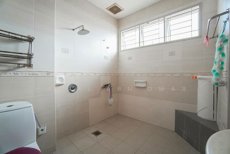 Semi-Detached House for Sale in Batu Caves (Selangor) - Faisal Abu Omar - Bathroom - PropertyGuru.com.my
