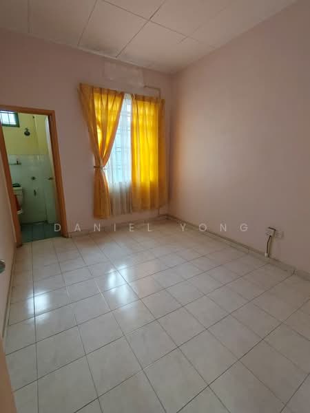 2-storey Terraced House for Sale in Bandar Putra (Kulai) - Daniel Yong - Interior - PropertyGuru.com.my