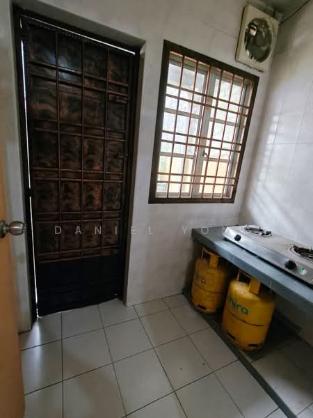 2-storey Terraced House for Sale in Bandar Putra (Kulai) - Daniel Yong - Kitchen - PropertyGuru.com.my