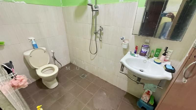 3-storey Terraced House for Sale in Taman Bukit Teratai (Ampang) - Firdaussazwan Mustafa - Bathroom - PropertyGuru.com.my