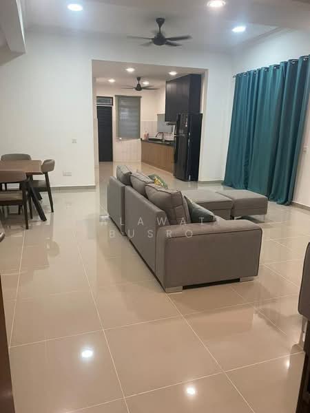 2-storey Terraced House for Rent in Bandar Rimbayu (Telok Panglima Garang) - Salawati Busro - Living Room - PropertyGuru.com.my