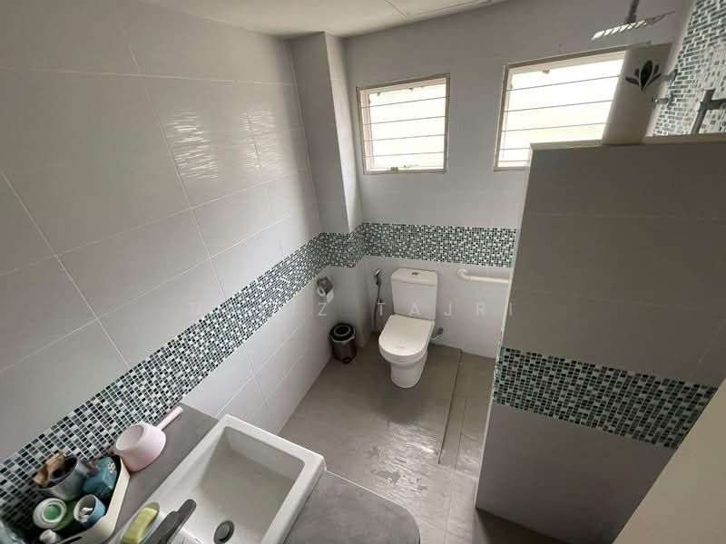 Kampung Tunku untuk Untuk Dijual - RM 4,650,000, Mac 2026 - Bathroom - PropertyGuru.com.my