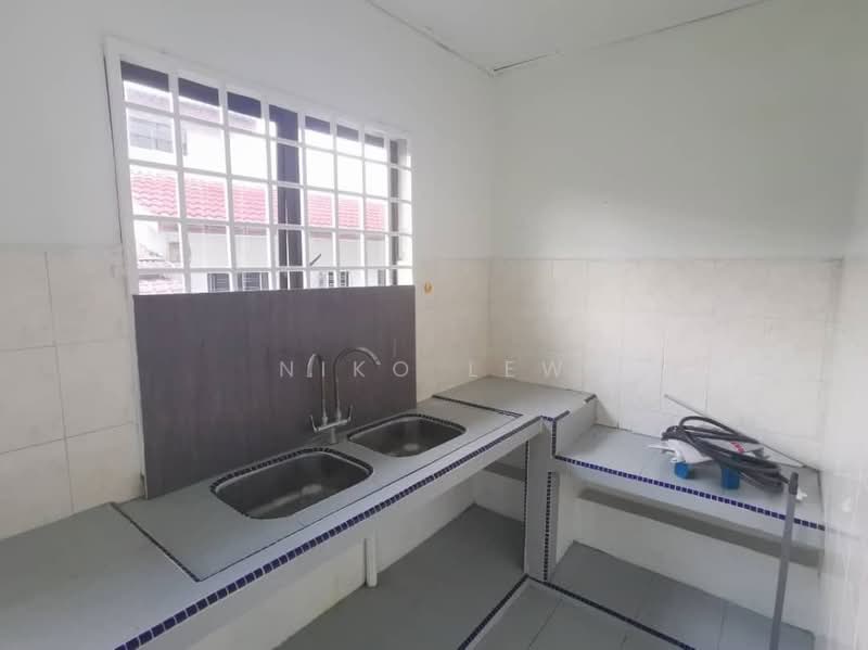 Flat Taman Ungku Tun Aminah untuk Untuk Dijual - RM 550,000, Mac 2026 - Kitchen - PropertyGuru.com.my