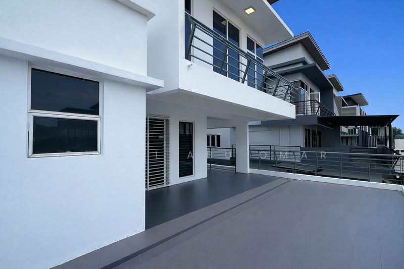 Semi-Detached House for Sale in Cyberjaya (Selangor) - Faisal Abu Omar - Exterior - PropertyGuru.com.my