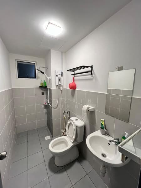 Service Residence for Rent at Kita Impian @ Cybersouth - Nazrin Affendy - Bathroom - PropertyGuru.com.my