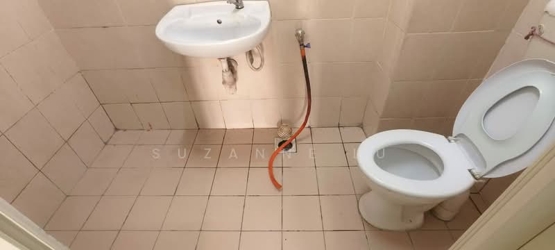 Apartment for Rent at Selesa I Resort Apartment (Pangsapuri Damai Mewah B) - Suzanne Lu - Bathroom - PropertyGuru.com.my