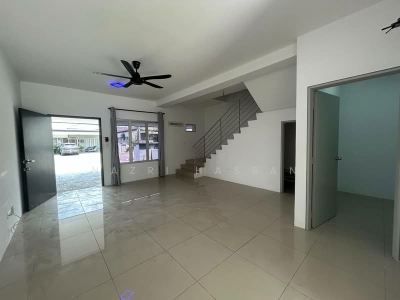 Terraced House for Sale in Kuala Selangor (Selangor) - Nazri Hassan - Living Room - PropertyGuru.com.my