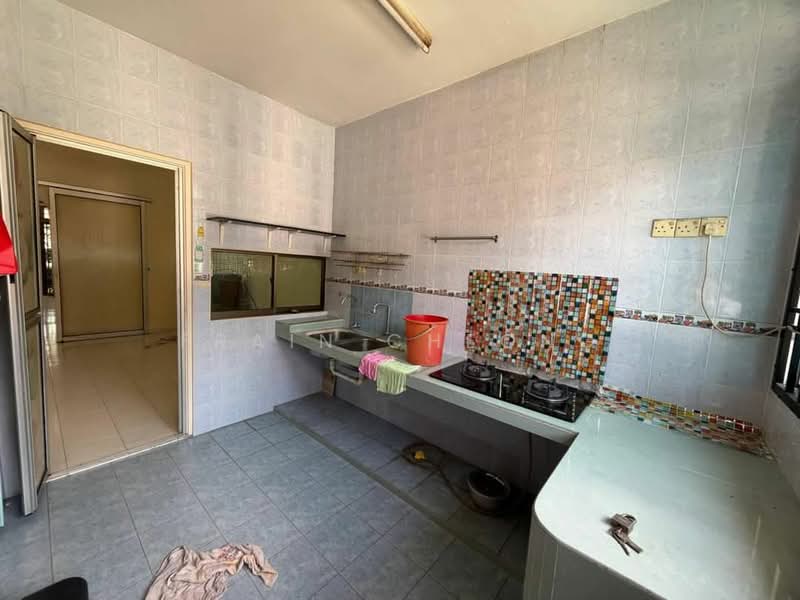 1-storey Terraced House for Sale in Taman Puteri Wangsa (Ulu Tiram) - Frain Cheong - Kitchen - PropertyGuru.com.my