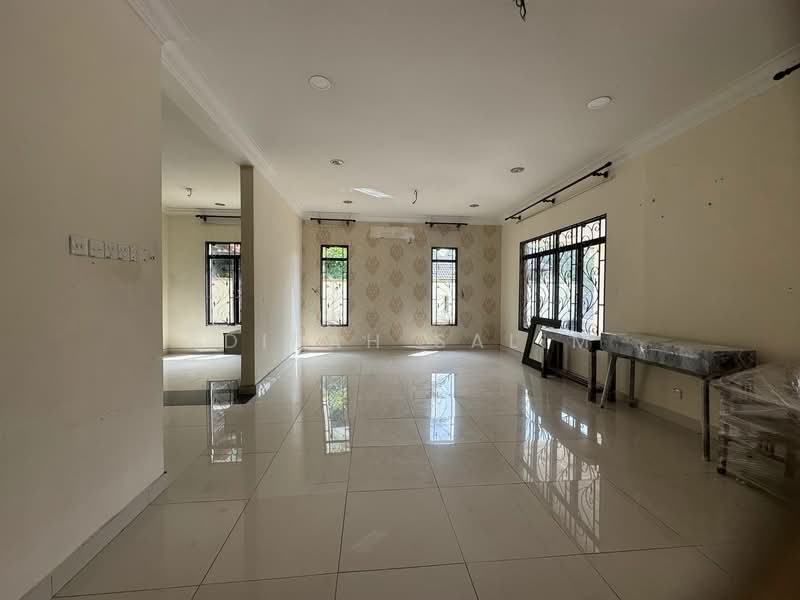 Semi-Detached House for Sale in Puncak Bangi (Bandar Baru Bangi) - Adibah Salim - Living Room - PropertyGuru.com.my