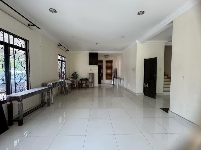 Semi-Detached House for Sale in Puncak Bangi (Bandar Baru Bangi) - Adibah Salim - Living Room - PropertyGuru.com.my
