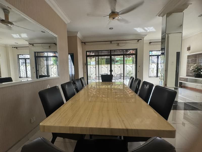 Semi-Detached House for Sale in Puncak Bangi (Bandar Baru Bangi) - Adibah Salim - Dining Room - PropertyGuru.com.my