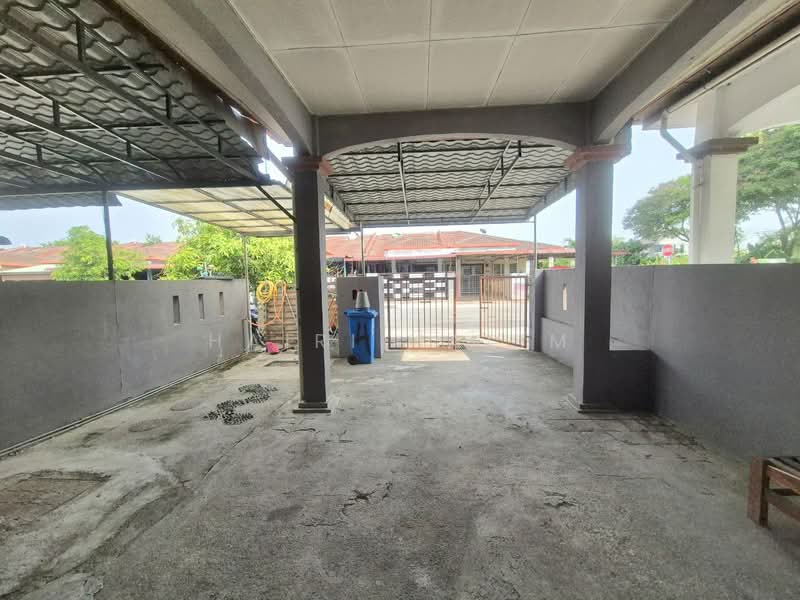 Single Storey, Jalan Kebun Seksyen 30, Shah Alam untuk Untuk Dijual - RM 380,000, Mac 2026 - Exterior - PropertyGuru.com.my