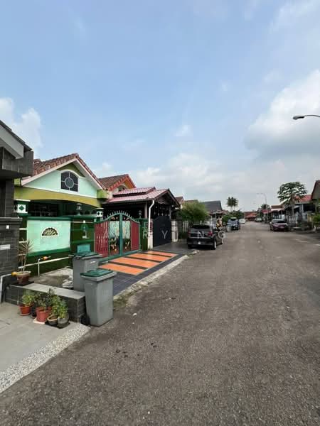 Rumah Teres 1 Tingkat untuk Dijual di Bandar Uda Utama (Johor Bahru) - Larry Ng - Exterior - PropertyGuru.com.my