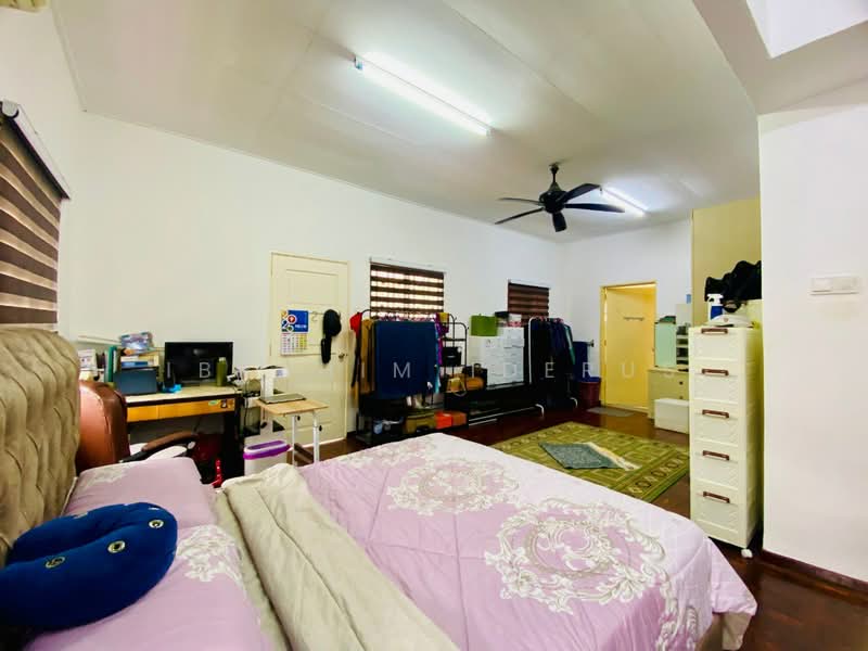 Bungalow for Sale in Rawang (Selangor) - Ibrahim Iderus - Bedroom - PropertyGuru.com.my