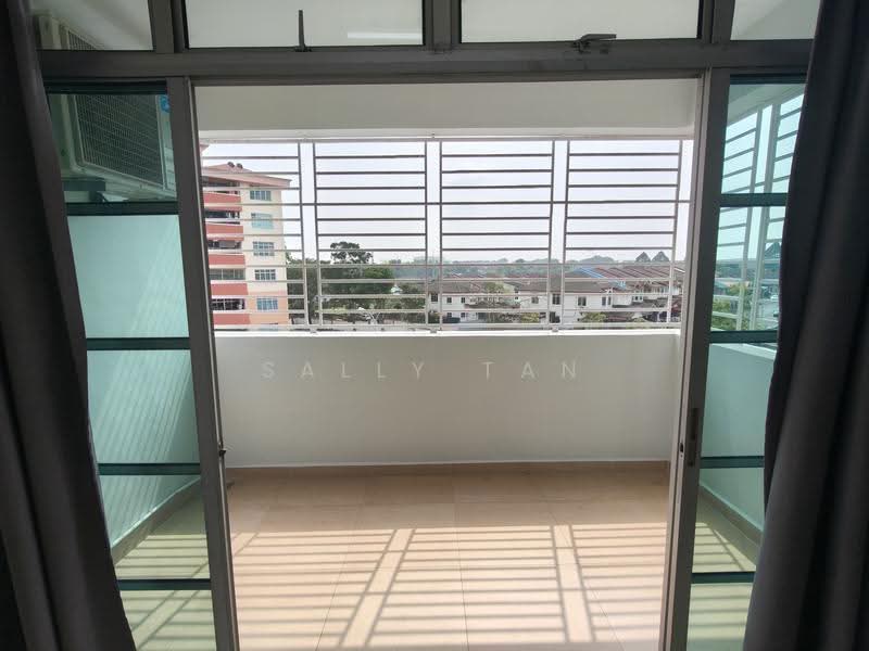 Pangsapuri untuk Dijual di Villa Bestari Apartment - Sally Tan - Balcony - PropertyGuru.com.my