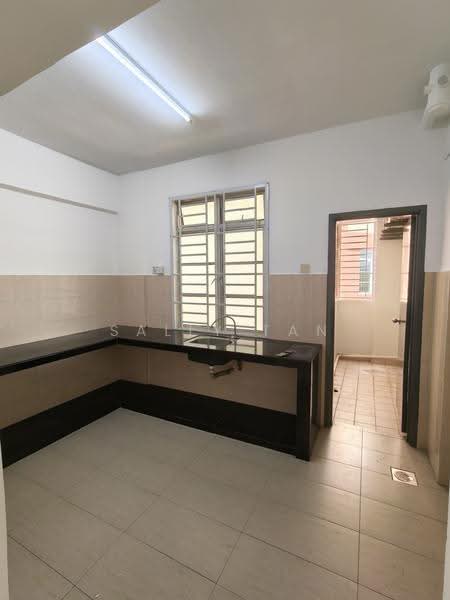 Pangsapuri untuk Dijual di Villa Bestari Apartment - Sally Tan - Kitchen - PropertyGuru.com.my