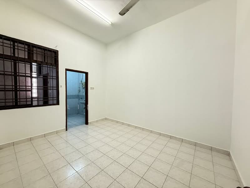 2-storey Terraced House for Sale in Taman Pelangi Indah (Ulu Tiram) - Lim Tze Jie - Interior - PropertyGuru.com.my