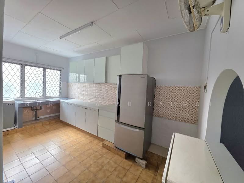 2-storey Terraced House for Sale in Kampung Tunku (Petaling Jaya) - Norhuda Ab Rahman - Kitchen - PropertyGuru.com.my