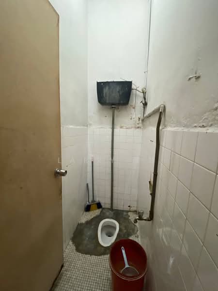 Johor Jaya Jalan Anggerik untuk Untuk Dijual - RM 470,000, Mac 2026 - Bathroom - PropertyGuru.com.my