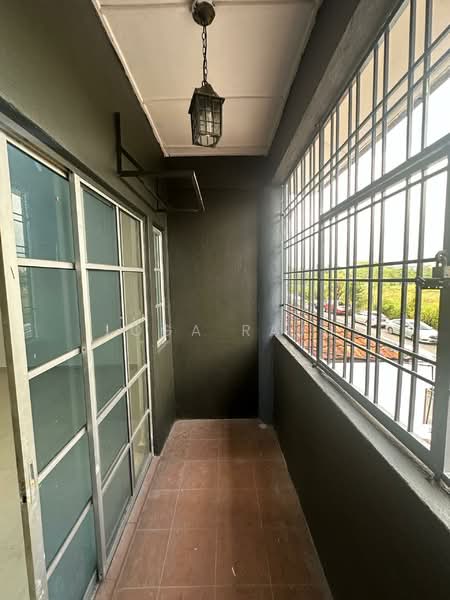 2-storey Terraced House for Rent in Seksyen 32 (Shah Alam) - Loga Raju - Balcony - PropertyGuru.com.my