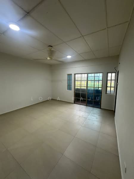 2-storey Terraced House for Rent in Seksyen 32 (Shah Alam) - Loga Raju - Living Room - PropertyGuru.com.my