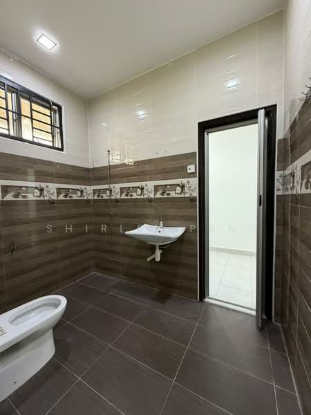 2-storey Terraced House for Sale in Taman Nusa Bestari (Iskandar Puteri (Nusajaya)) - Shirley Pang - Bathroom - PropertyGuru.com.my