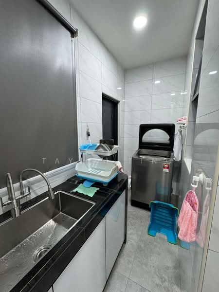 Glenmarie Johor untuk Untuk Dijual - RM 990,000, Mac 2026 - Kitchen - PropertyGuru.com.my
