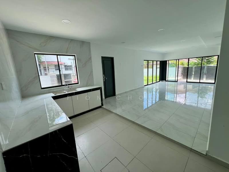 Semi-Detached House for Sale in Johor Bahru (Johor) - Fion Choo - Kitchen - PropertyGuru.com.my