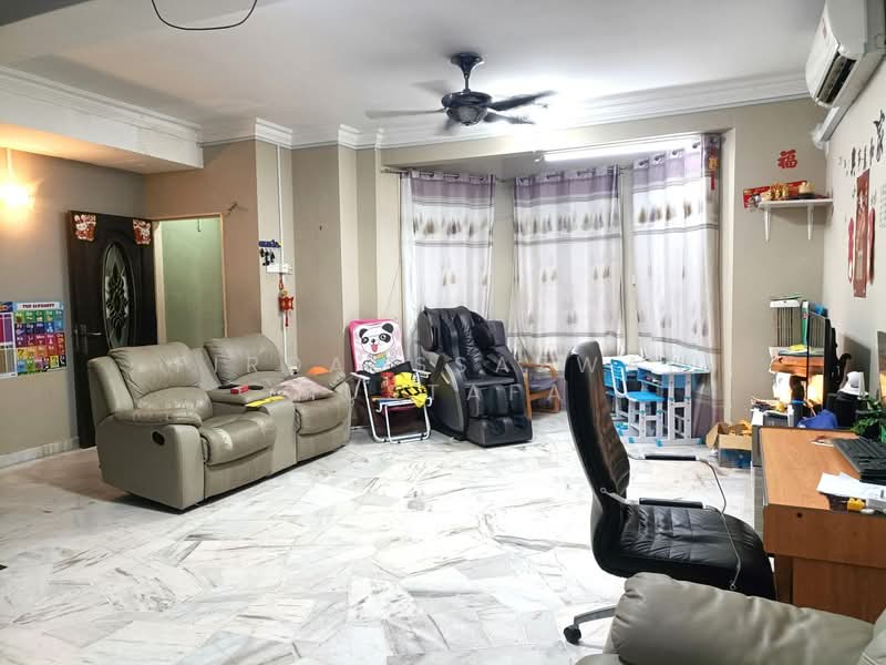 2.5-storey Terraced House for Sale in Ampang Jaya (Ampang) - Firdaussazwan Mustafa - Living Room - PropertyGuru.com.my
