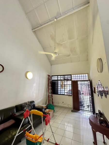 1-storey Terraced House for Sale in Taman Perling (Perling) - Thea Lai - Living Room - PropertyGuru.com.my