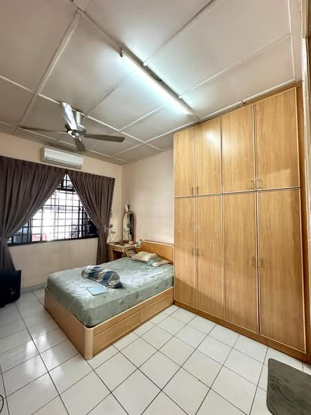 1-storey Terraced House for Sale in Taman Perling (Perling) - Thea Lai - Bedroom - PropertyGuru.com.my