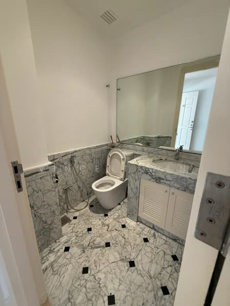 Semi-Detached House for Sale in Damansara Heights (Kuala Lumpur) - Vincent Wan - Bathroom - PropertyGuru.com.my
