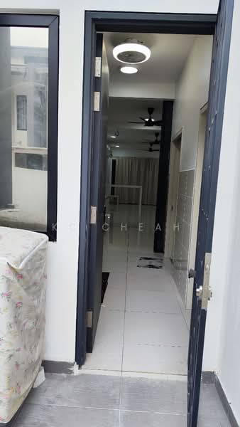 ELMINA GREEN 3 [20x80] BELOW MARKET untuk Untuk Dijual - RM 780,000, Apr 2026 - Entrance - PropertyGuru.com.my
