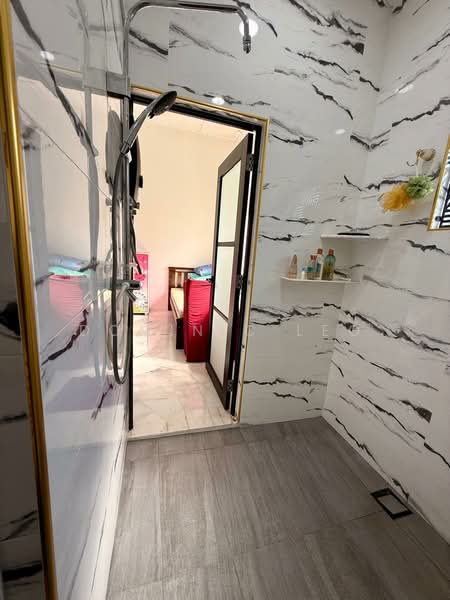 Bungalow House untuk Dijual di Taman Pari (Ipoh) - Dominic Leo - Bathroom - PropertyGuru.com.my