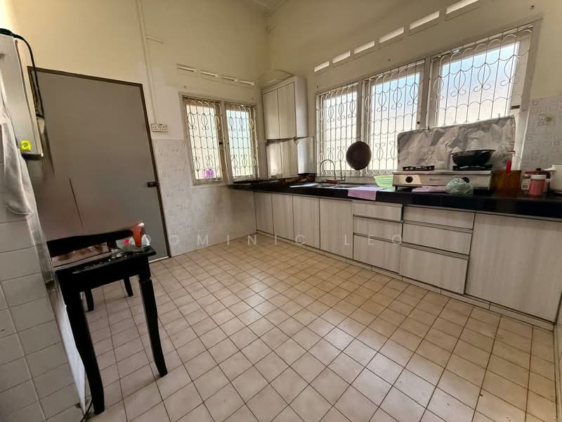 Bungalow House untuk Dijual di Taman Pari (Ipoh) - Dominic Leo - Kitchen - PropertyGuru.com.my