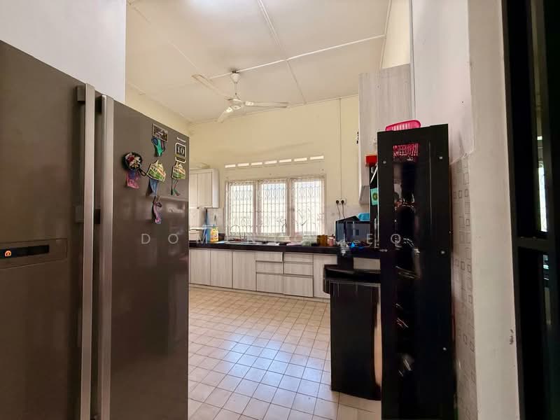 Bungalow House untuk Dijual di Taman Pari (Ipoh) - Dominic Leo - Kitchen - PropertyGuru.com.my