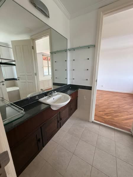 Semi-Detached House for Sale in Damansara Heights (Kuala Lumpur) - Sandra Lee - Bathroom - PropertyGuru.com.my