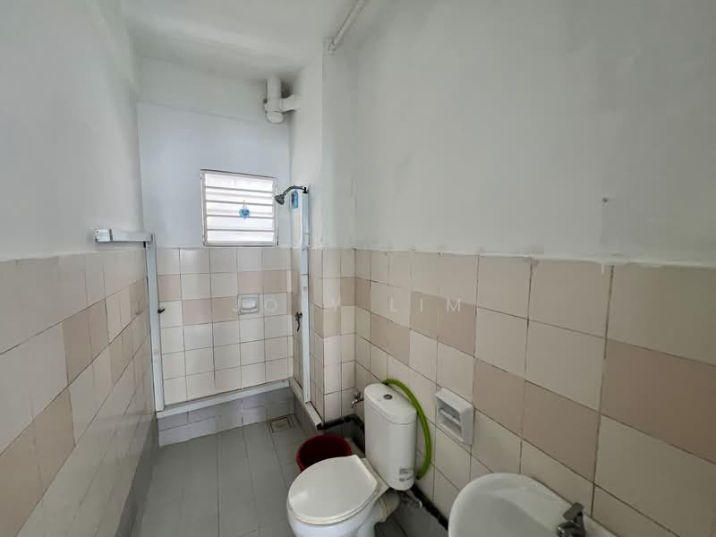 Nusa Mewah Villa Condominium untuk Untuk Dijual - RM 290,000, Mac 2026 - Bathroom - PropertyGuru.com.my