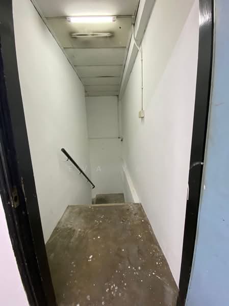 Desa Serdang Balakong Seri Kembangan untuk Untuk Disewa - RM 6,000 /bulan, Mac 2026 - Corridor - PropertyGuru.com.my