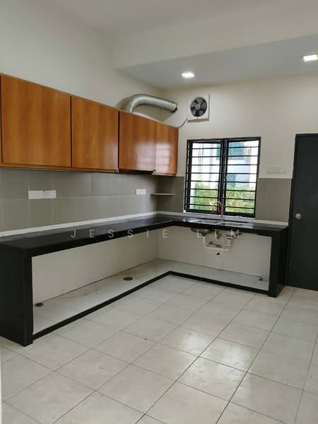 2-storey Terraced House for Rent in Semenyih Parklands (Beranang) - Jessie Lim - Kitchen - PropertyGuru.com.my